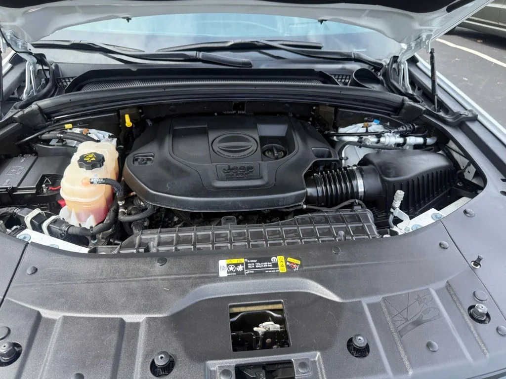 Used 2021 White/off-white Jeep Overland image 70
