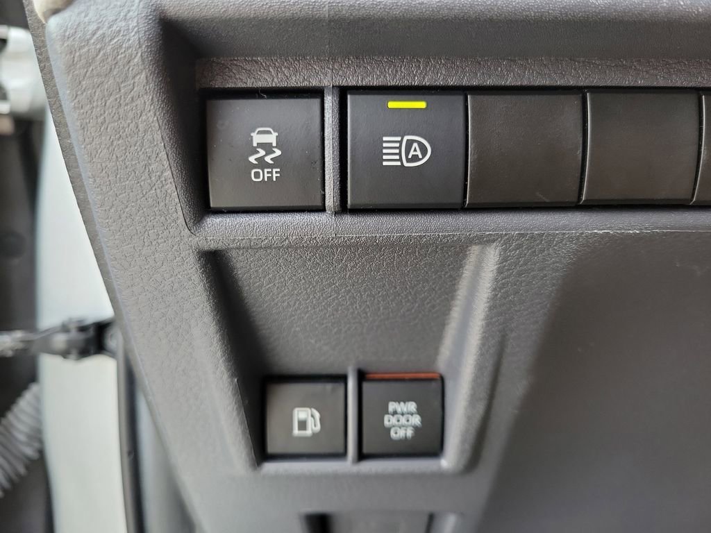 Used 2022  Toyota LE image 21
