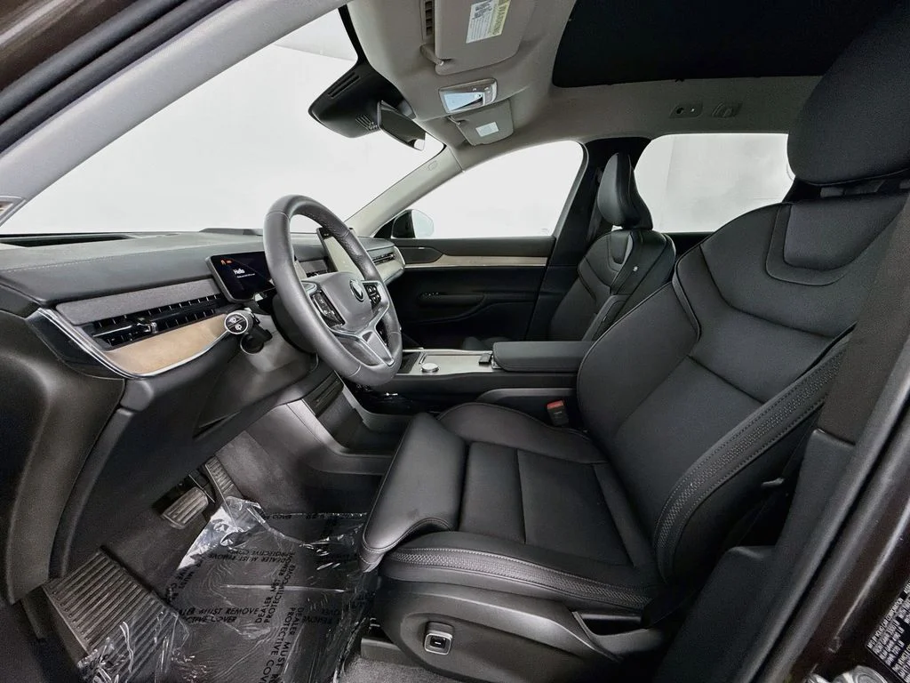 Used 2025 Gray Volvo Twin Motor Plus image 21