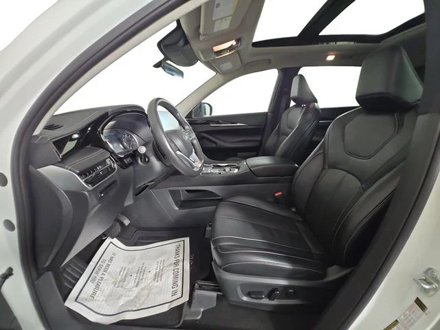 Used 2024 White INFINITI PURE image 9