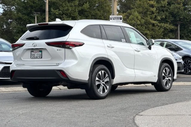 Certified Used 2026 Beige Toyota XLE image 26