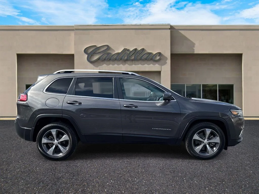 Certified Used 2019 Crystal Metallic Jeep Limited image 3