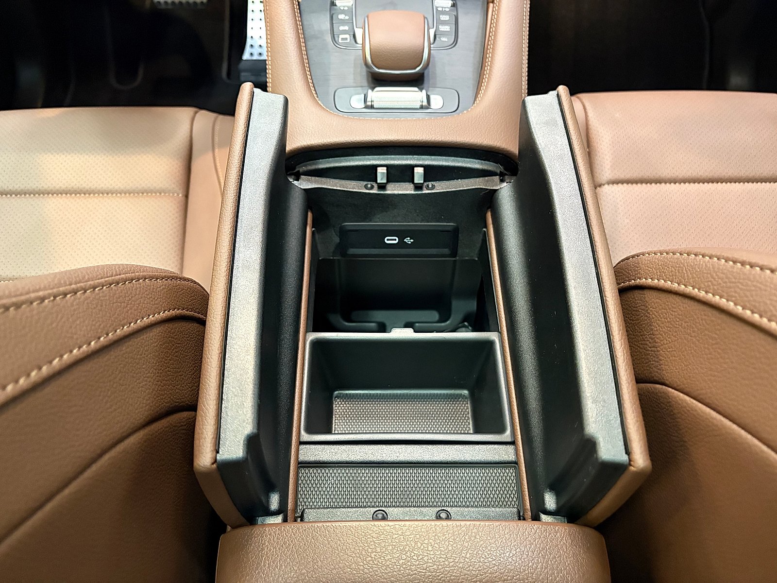 New 2026 Obsidian Black Metallic Mercedes-Benz 4MATIC® image 32