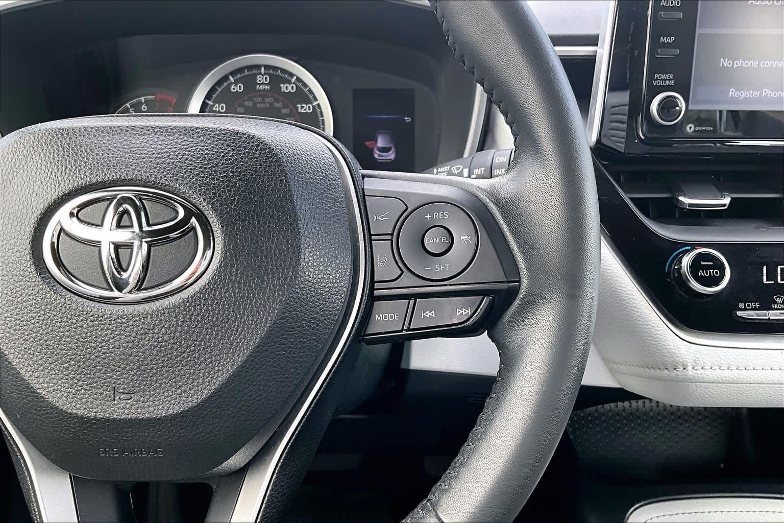 Used 2022 Classic Silver Metallic Toyota SE image 25