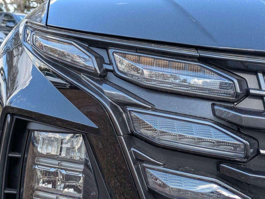 New 2026 Black Hyundai SE FWD image 9
