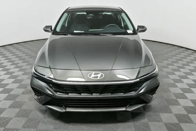 New 2026 Amazon Gray Hyundai SE image 2