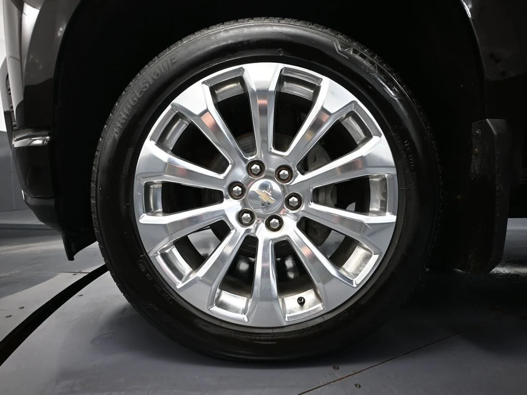 Used 2020 Brown Chevrolet High Country image 18