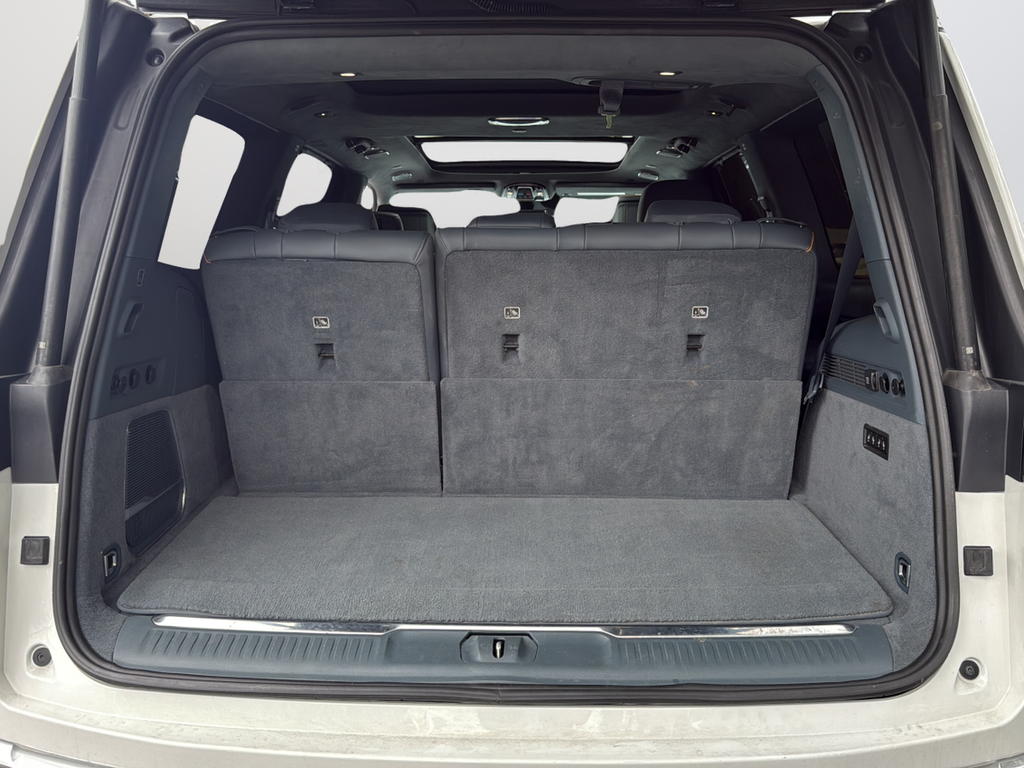 Used 2022 White Jeep Series III image 28