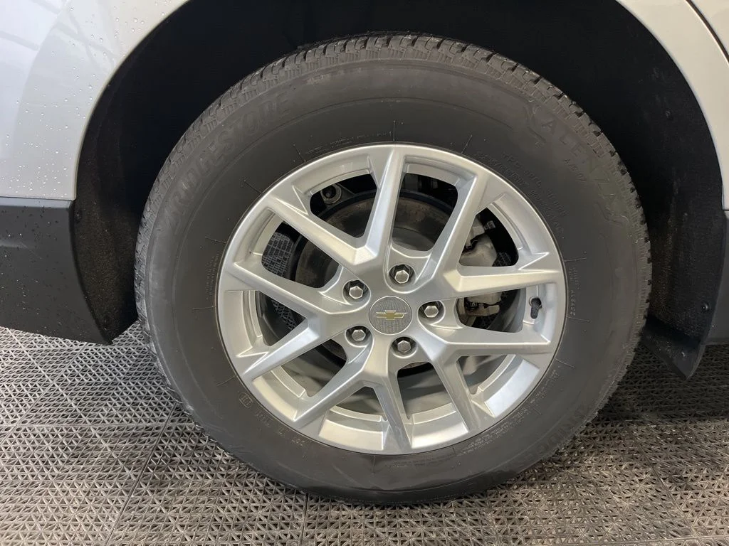 Used 2022 Silver Ice Metallic Chevrolet LT image 22