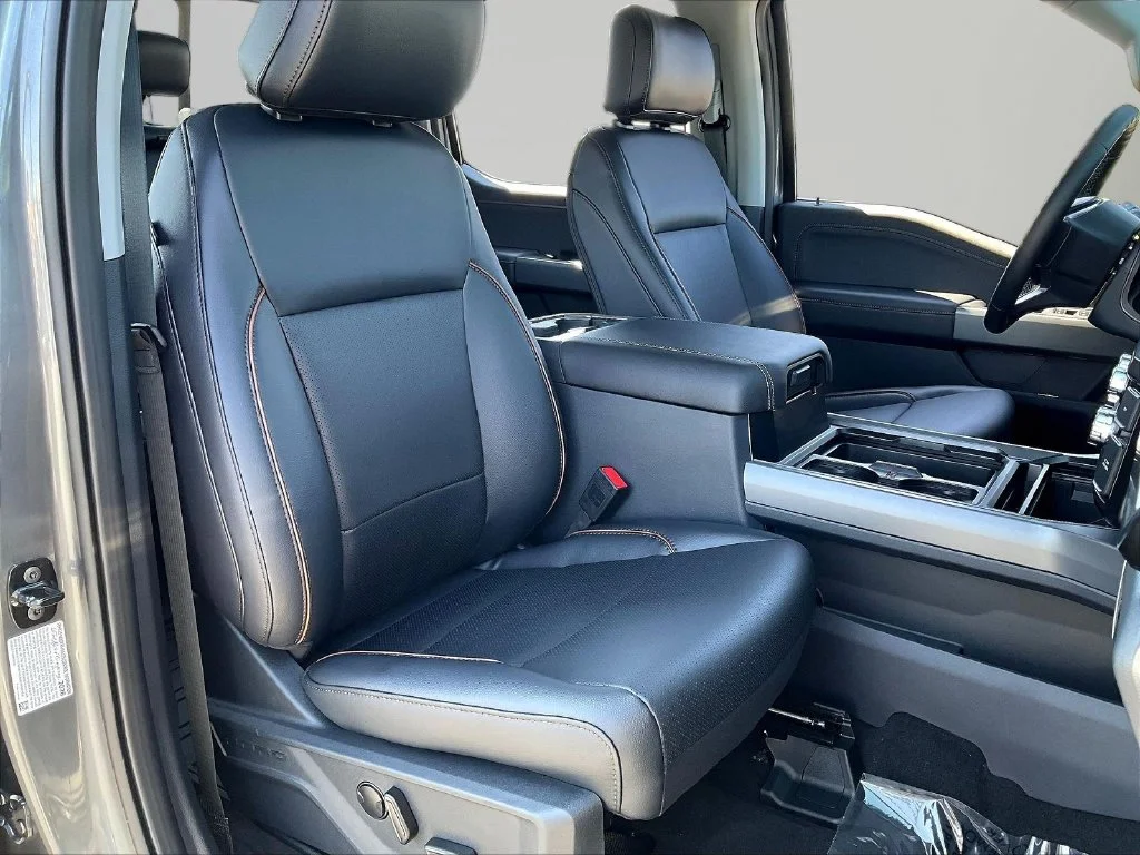 New 2027 Carbonized Gray Metallic Ford F-250® Lariat® image 11