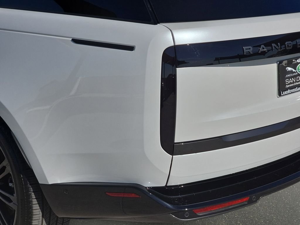 New 2026 Icy White Land Rover SE image 36