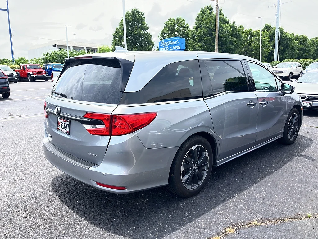 Certified Used 2024 Lunar Silver Metallic Honda Elite image 37