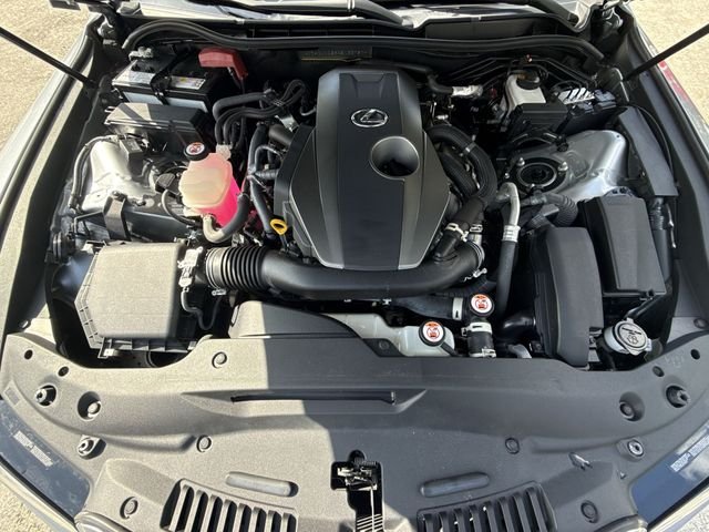 2025 Lexus IS 300 - Photo 27