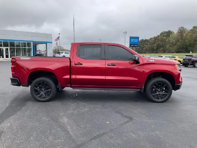 Used 2025 Red Chevrolet LT Trail Boss image 4