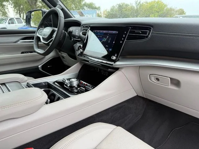 Used 2025 White Jeep Series III image 11