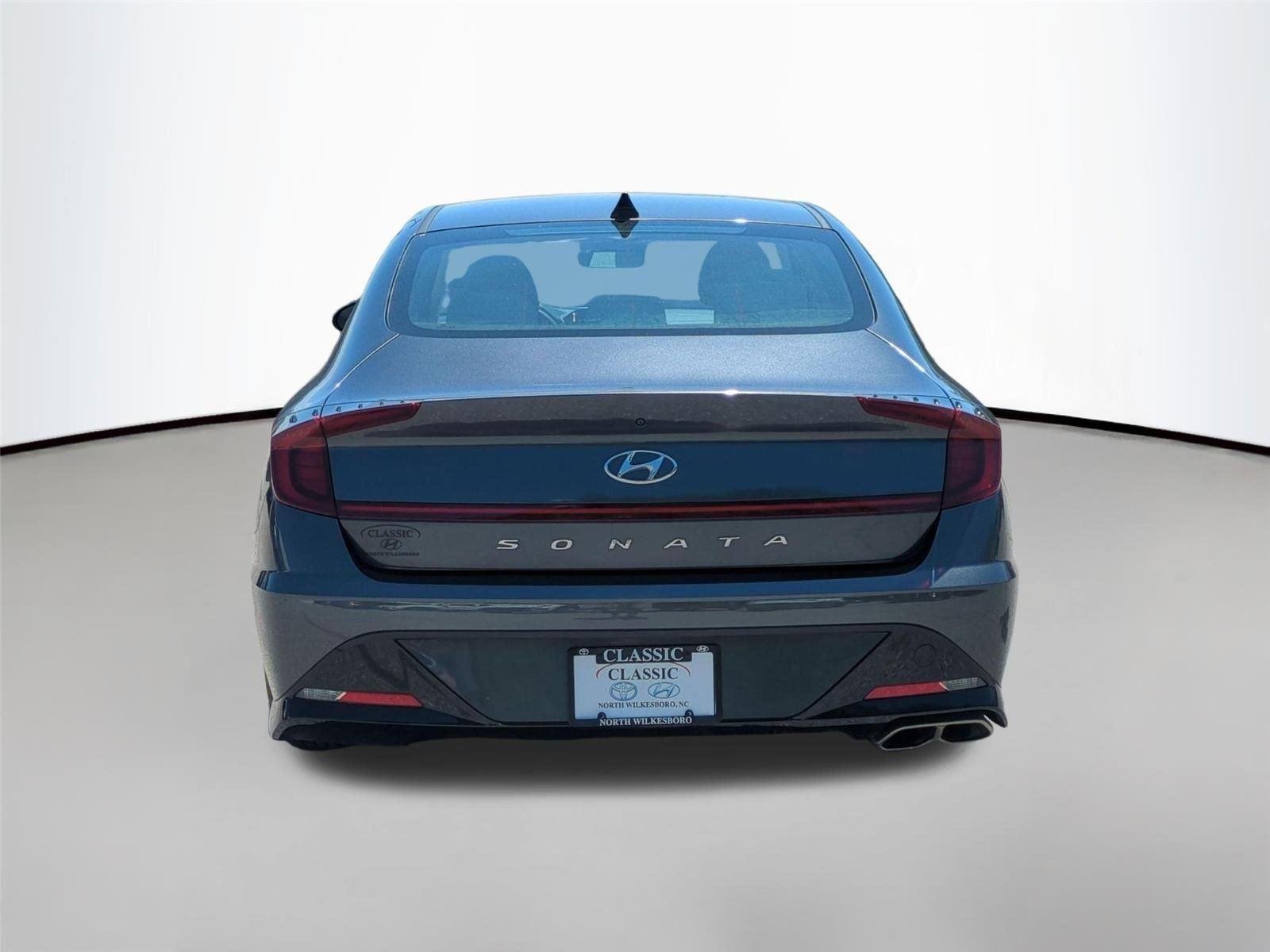 Used 2022 Portofino Gray Hyundai SEL image 4