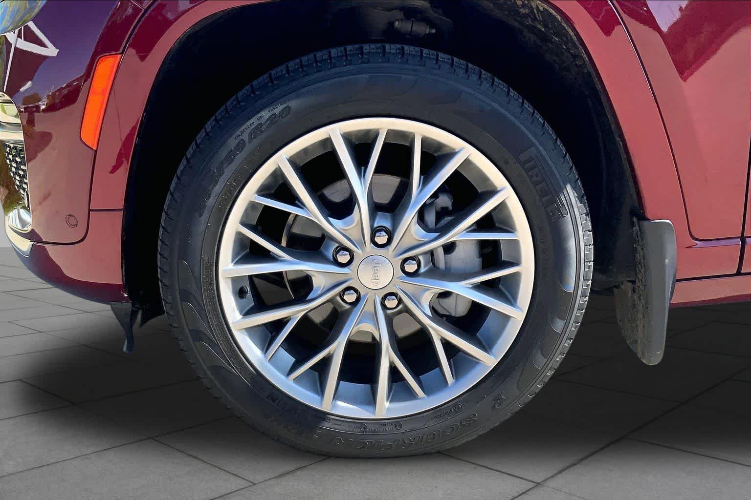 Used 2022 Velvet Red Pearlcoat Jeep Summit image 10