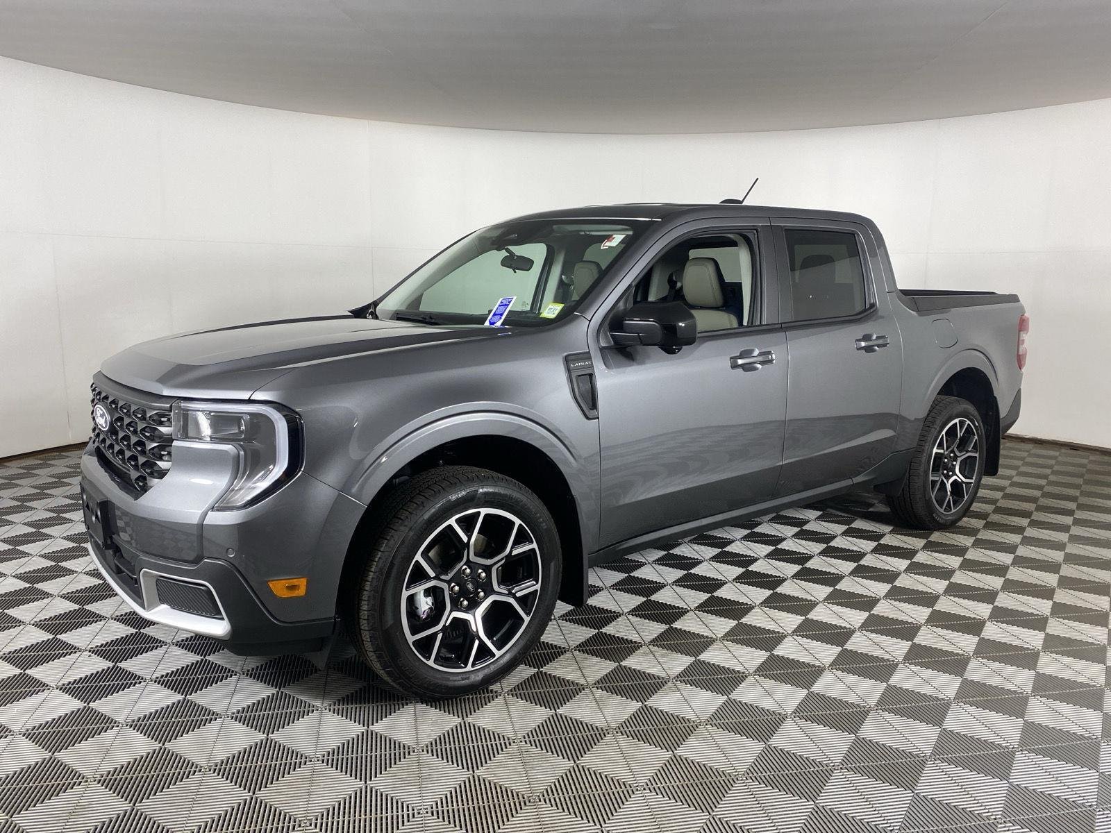 Used 2025 Carbonized Gray Metallic Ford  image 13