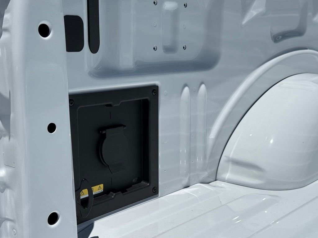 New 2026 Oxford White Ford XLT image 16