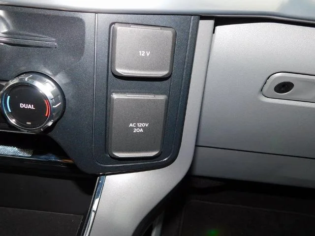 New 2026 Star White Metallic Tri-Coat Ford Lariat® image 85