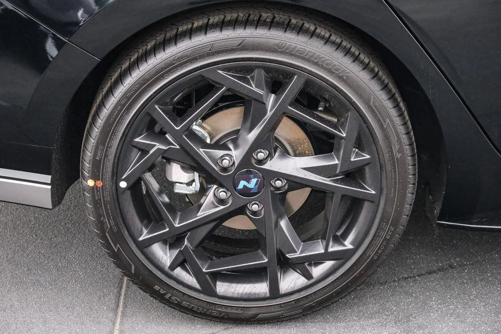 2025 Hyundai Elantra N Line - Photo 9