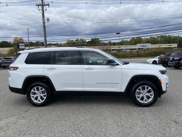 2022 Jeep Grand Cherokee Limited photo 2