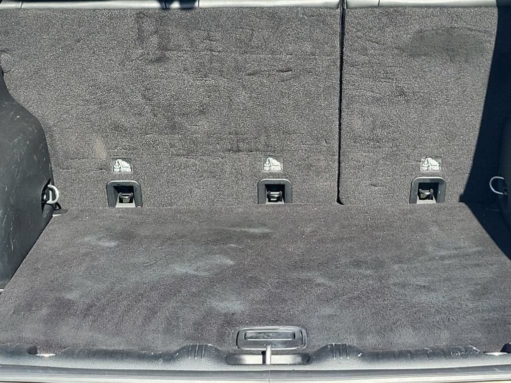 Used 2022 White Jeep Latitude FWD image 31
