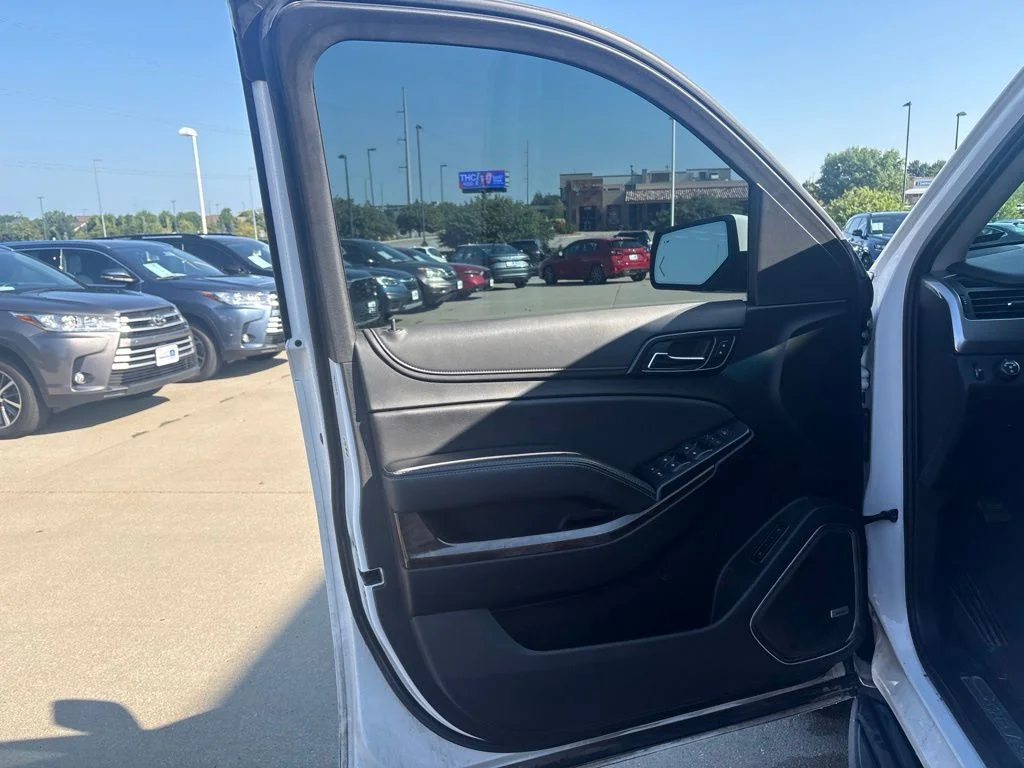 Used 2019 White Chevrolet LT image 9