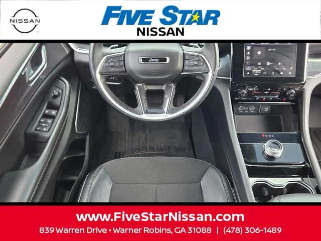 Used 2022 Silver Jeep Altitude image 7