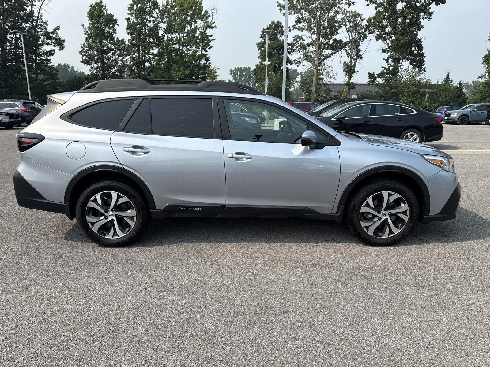 Used 2022 Ice Silver Metallic Subaru Limited XT image 22