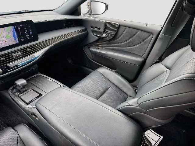 2022 Lexus LS Base - Photo 18
