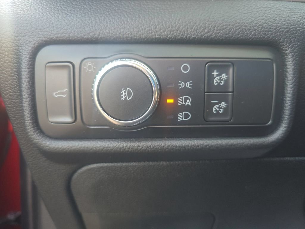 Used 2020 Red Metallic Ford Limited image 15