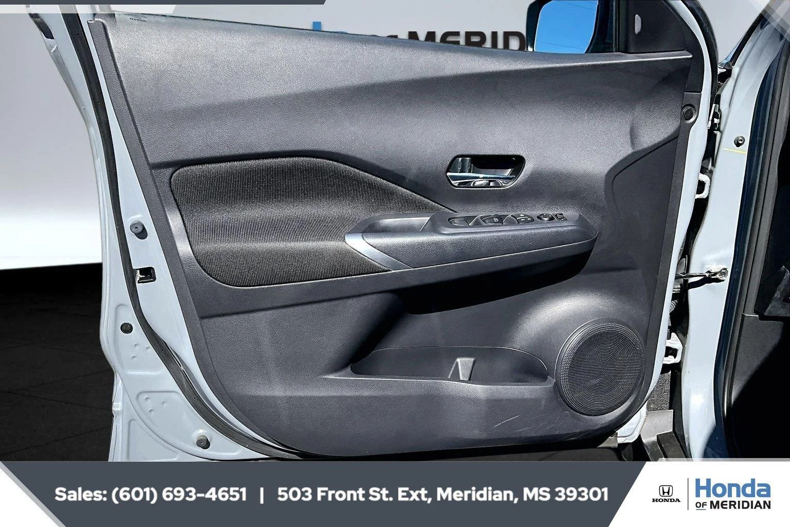 Used 2024 Boulder Gray Pearl Nissan SV image 17
