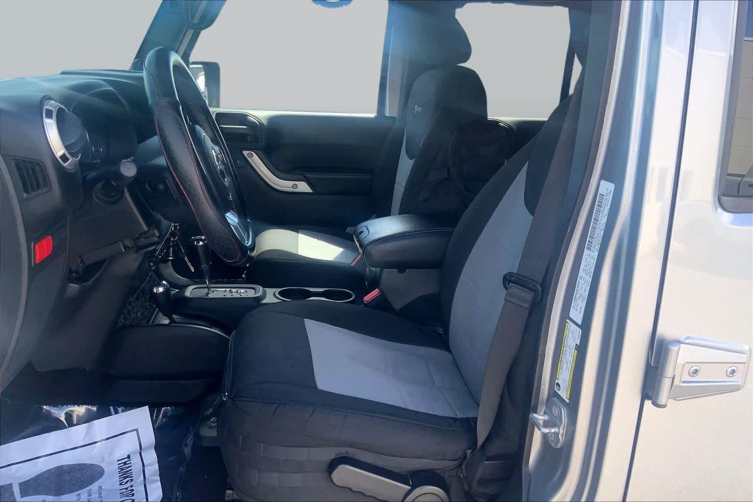 Used 2014 Billet Clearcoat Metallic Jeep Rubicon X image 8