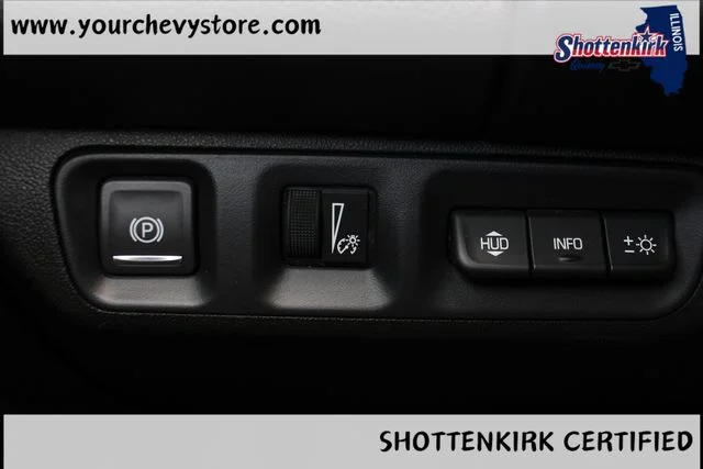 Used 2023 White GMC Denali image 22