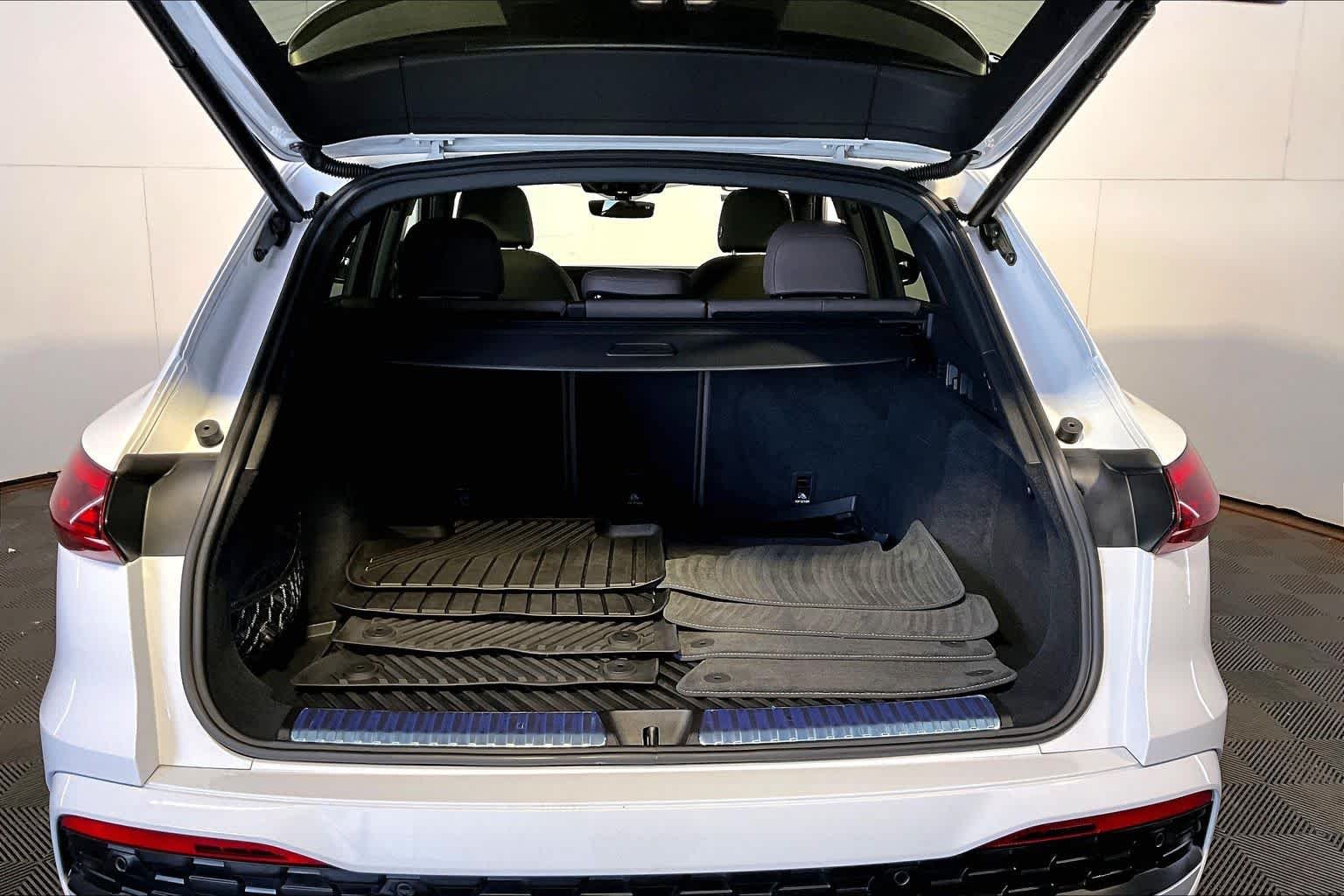Used 2025 WHITE Audi Premium image 36