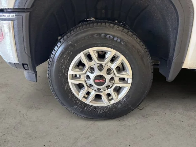 New 2026 Summit White GMC SLE image 15