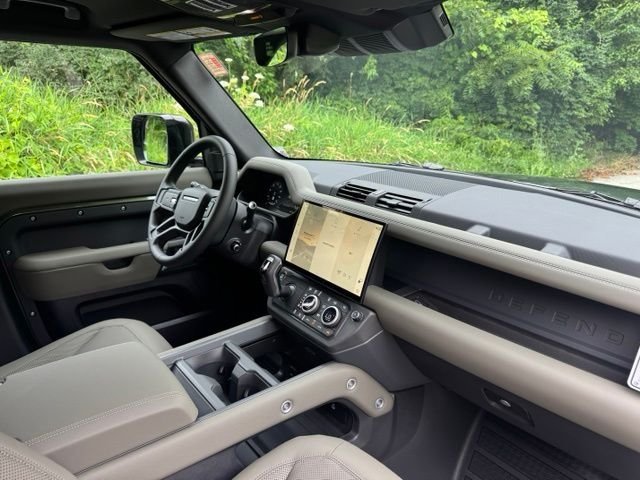 New 2026 Woolstone Green LAND ROVER X-Dynamic SE image 19