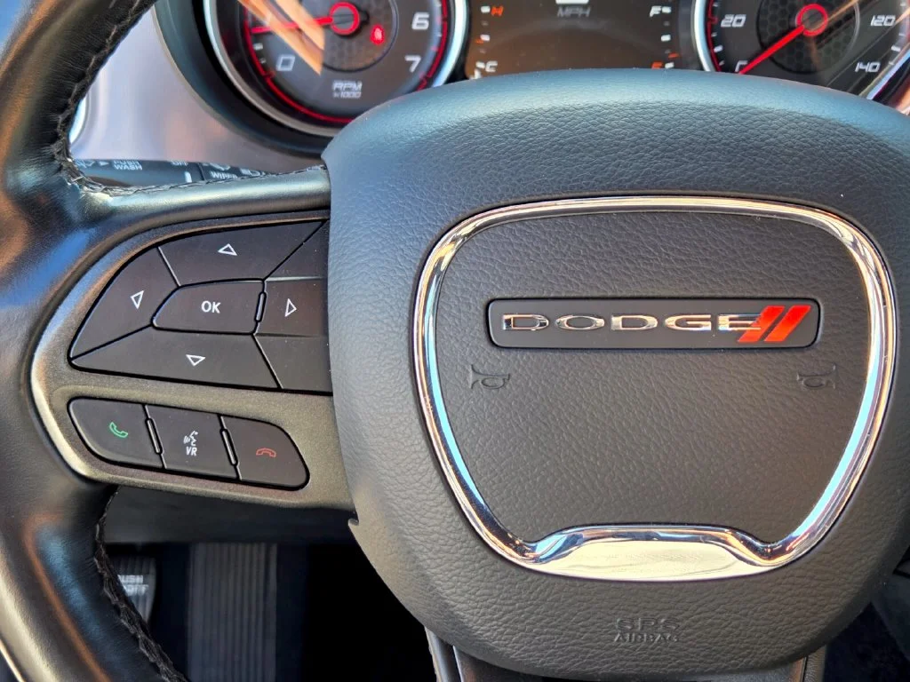 Used 2022 White Dodge SXT image 25