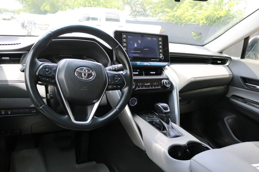 Used 2021 White Toyota LE image 15