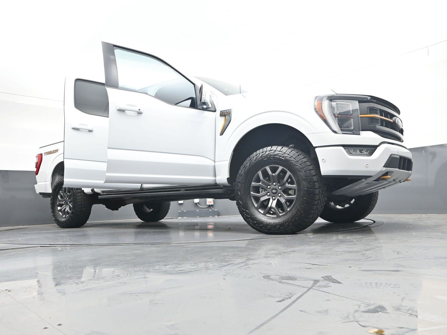 Used 2022 Oxford White Ford Tremor image 41