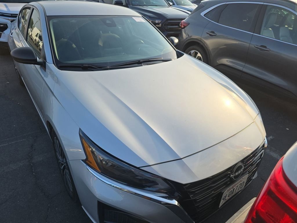 Used 2024 Silver Nissan 2.5 SV image 2