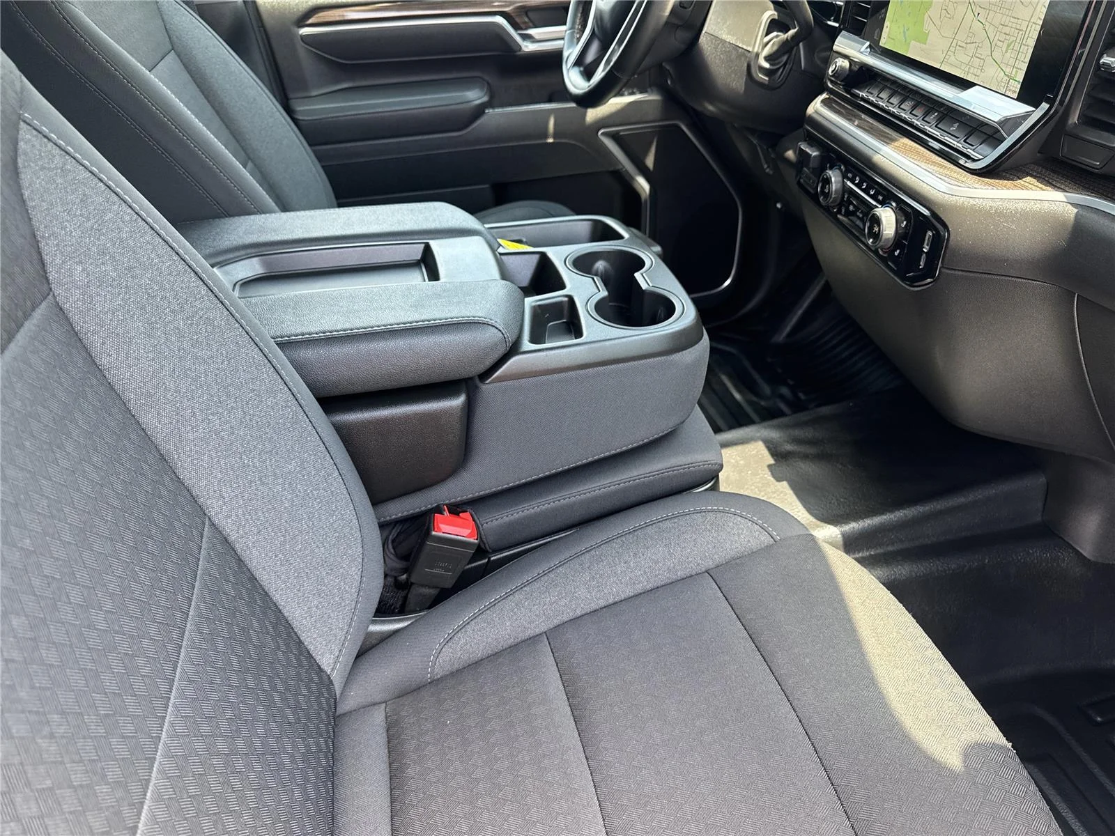 Used 2025 Summit White Chevrolet LT image 35