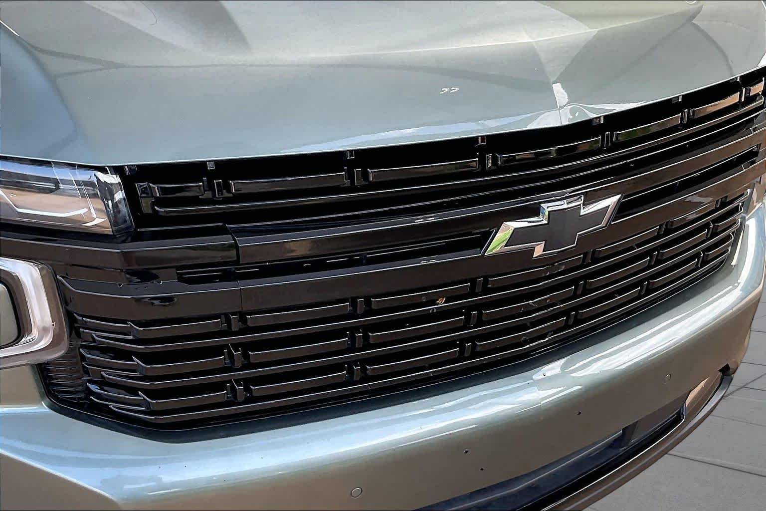 Used 2023 Silver Sage Metallic Chevrolet Premier image 28