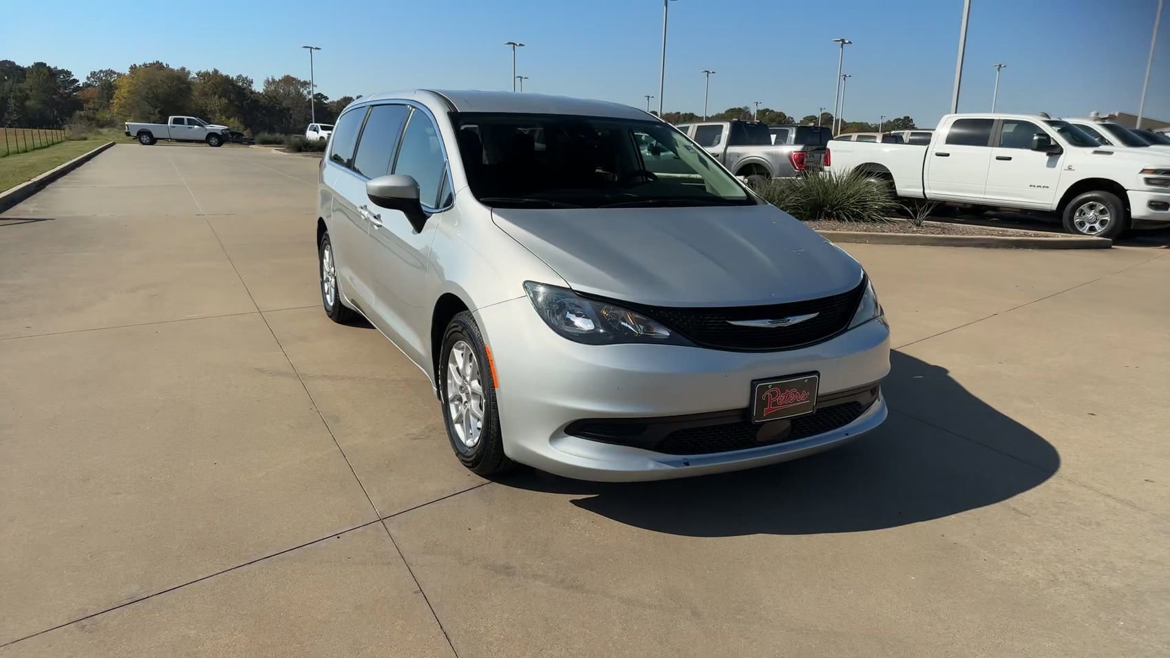 2023 Chrysler Voyager LX photo 3