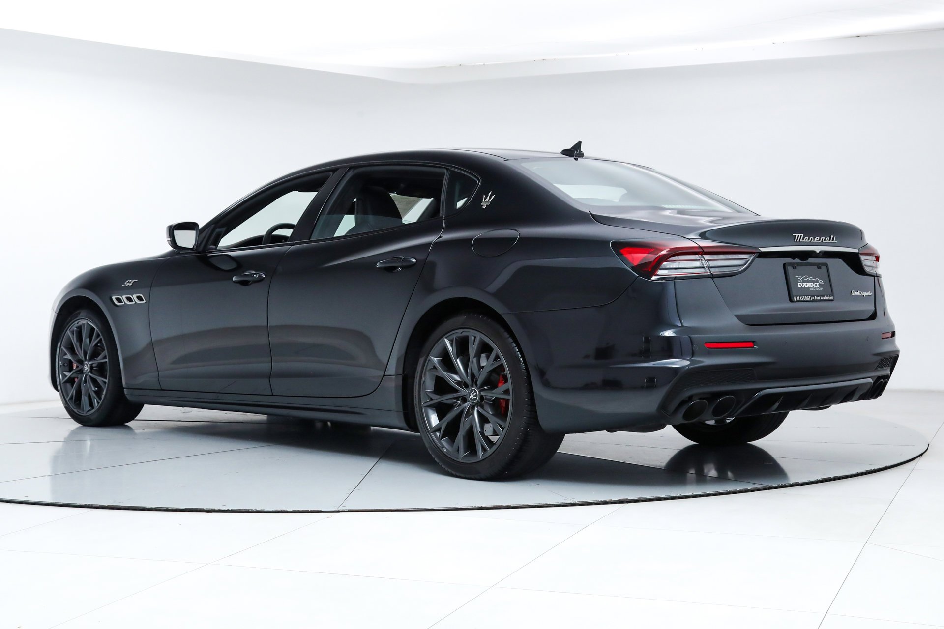 2022 Maserati Quattroporte GT photo 3