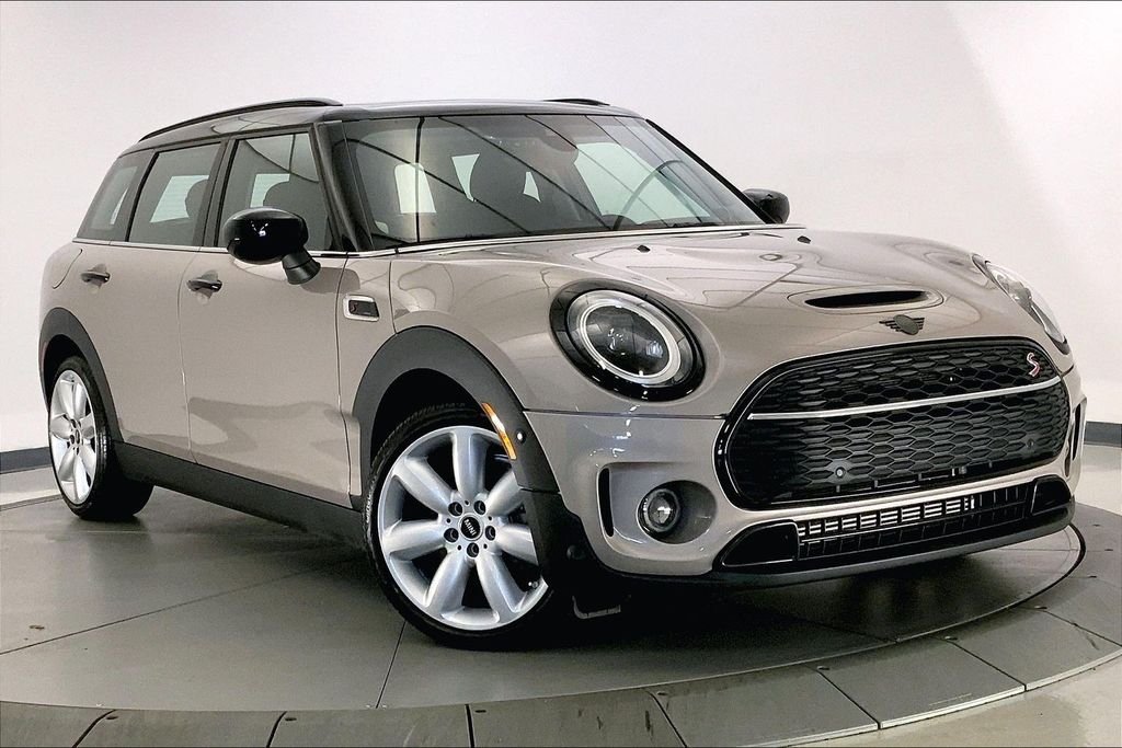 2023 MINI Clubman Cooper S's photo