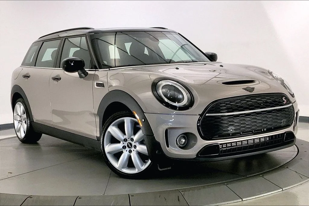 2023 MINI Clubman Cooper S's photo