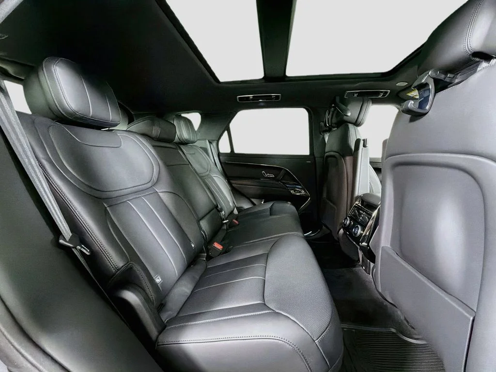 New 2027 Carpathian Grey Prem Met Land Rover Dynamic SE image 29