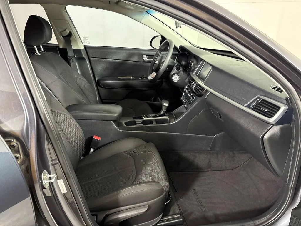 Certified Used 2019 Platinum Graphite Kia LX image 15